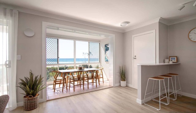 Banksia by Khove Summ