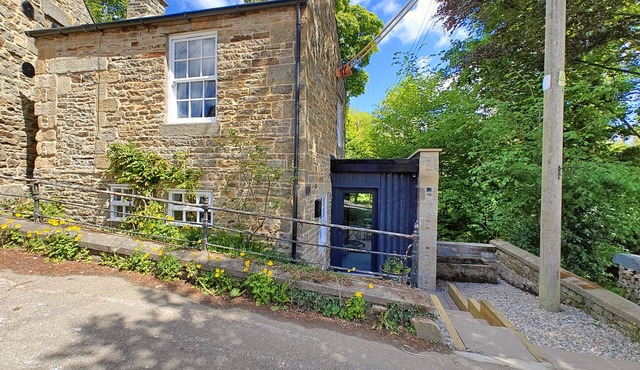 Bankside Cottage - Two Bedroom House, Sleeps 4