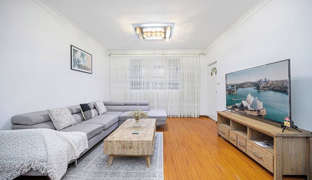 Bankstown3br near train station