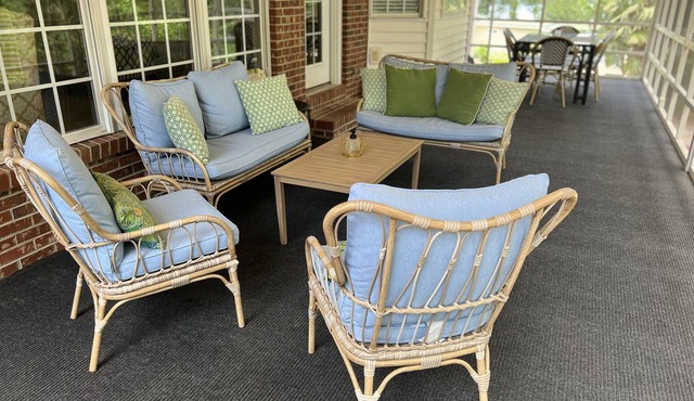 Bannister Cottage – Lakefront Getaway w/Dock, Porch & Views, 20 mins to Clemson