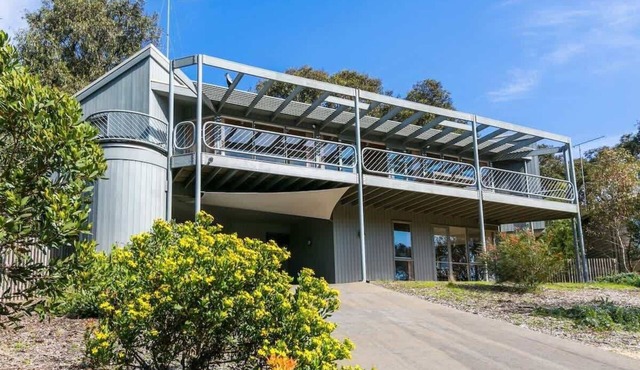 Banool Bliss I Bush Views