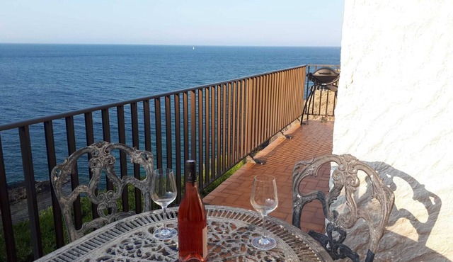 Banyuls, house with superb sea view less than 5 min walk from the beach