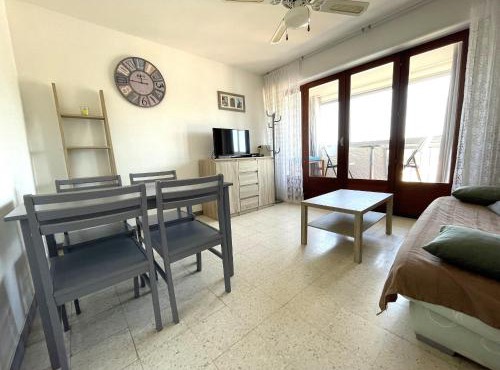 Banyuls-sur-Mer: Appartement F2 avec Loggia et Parking, Proche Plage - FR-1-309-166