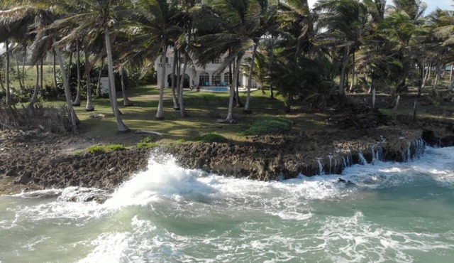 Baoba Breeze Villa oceanfront & secluded Beach! Seasonal availability!