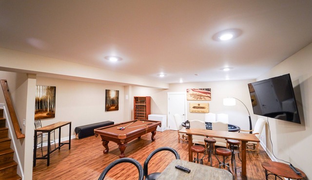 Bar/Billiards/Lounge/Near Mass
