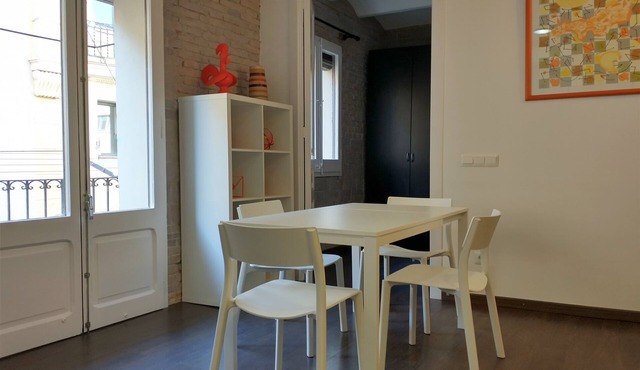 Barceloneta apartment with balcony