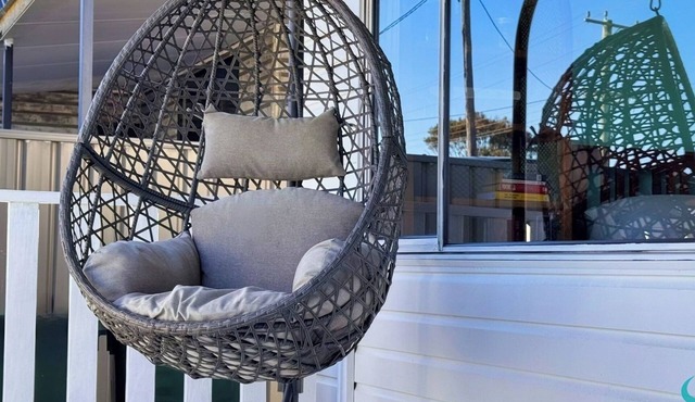 Barefoot At Blacksmiths - 4 Bedrooms + Playroom with sofa bed, Walk to Beach