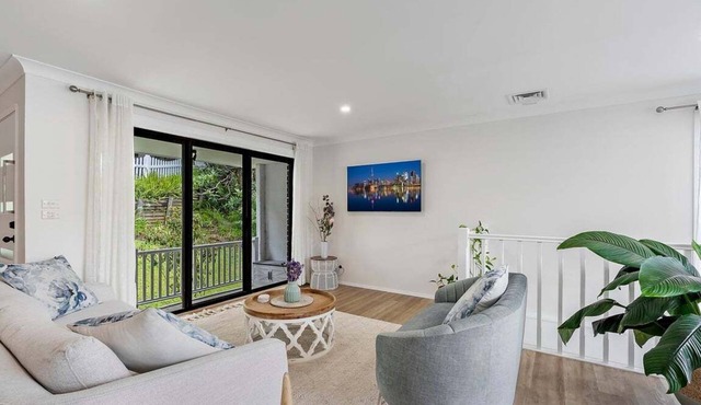 Barefoot at North Avoca – Elevated Coastal Escape