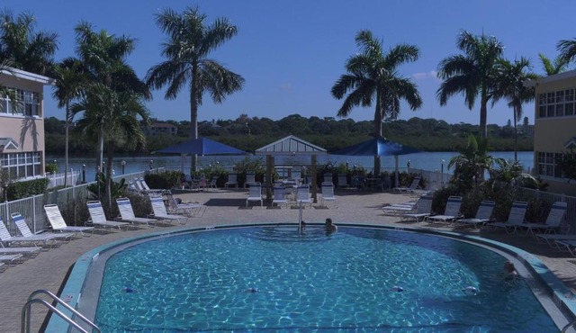 Barefoot Beach Resort