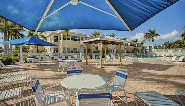 Barefoot Beach Resort