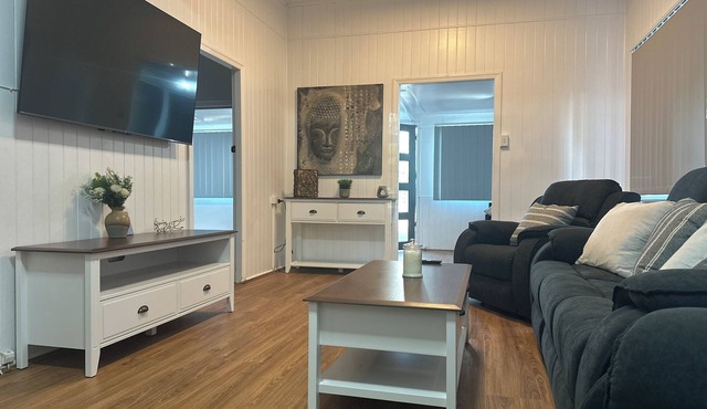 Barefoot Bliss - 4 bedroom home away from home