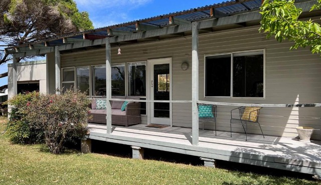 Barefoot Bungalow managed by Batemans Bay Accom