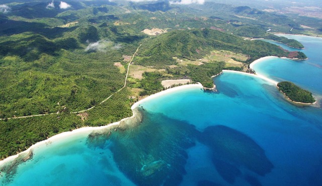 Barefoot Luxury Beach Chalet At The Tip Of Borneo