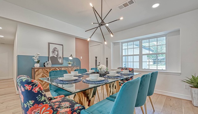 Barefoot - Modern, Private Pool in Spring Branch