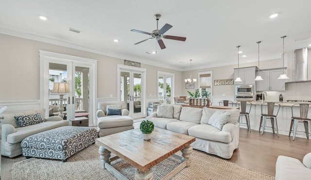 Barefoot Paradise by AvantStay | Walk to Beach, Pool, Bikes