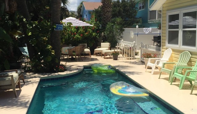 BAREFOOTIN' OCEANVIEW DUPLEX WITH HEATED POOL Unit B