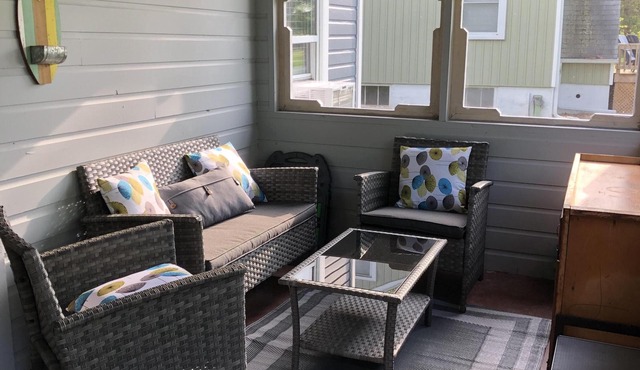 BarefootonPelee: Bungalown[No Cleaning Fee! Fibre Internet!]