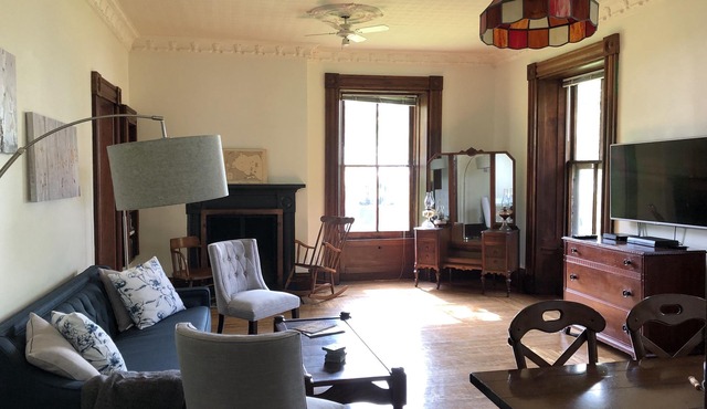 BarefootonPelee: Stonehousen[No Cleaning Fee! Fibre Internet!]