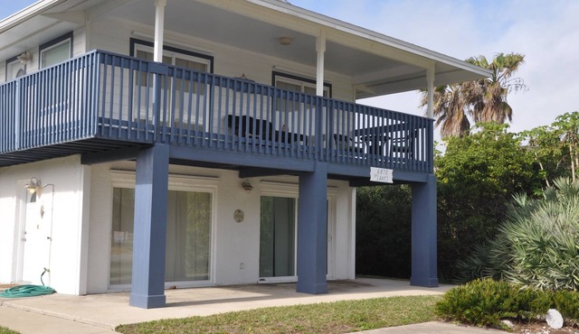 Bargain Beach 4-Bedroom with Pool Table