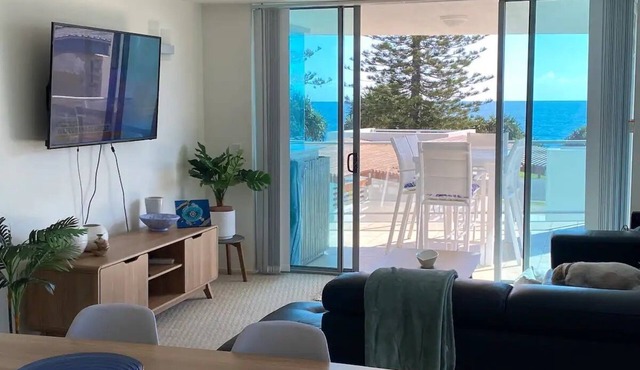 Bargara Dreaming, Luxury Oceanfront Apartment