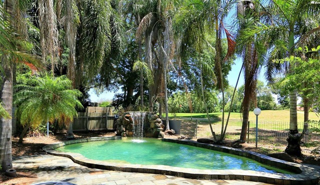 Bargara Gardens Motel & Holiday Villas