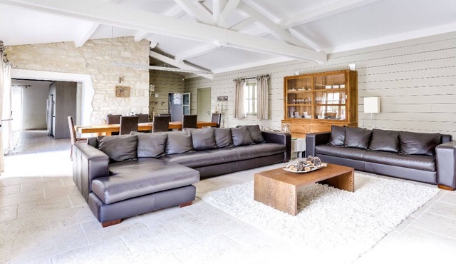 Barjac - Heart of village - Magnificent stone villa with swimming pool