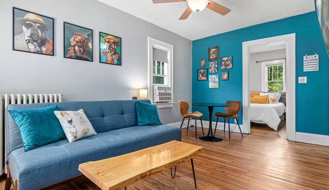 Barkside Bungalow: Dog Friendly Stay in Minneapolis