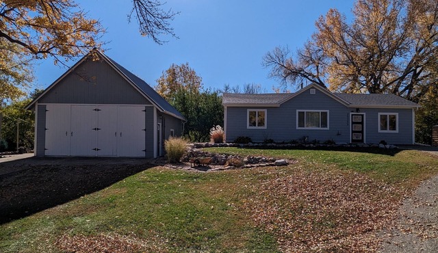 Barleans-Cozy Cabin Conveniently Located