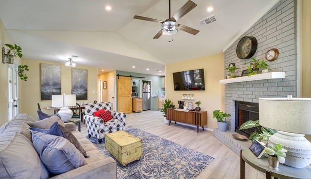 Barling Vacation Rental: Fenced-In Yard w/Hot Tub