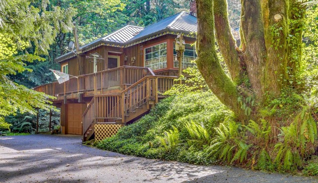 Barlow Creekside Lodge