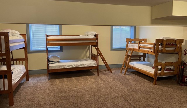 Barlow Manor ~ Perfect Reunion Home