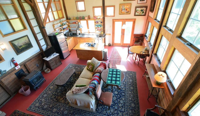 Barn Apt on Tranquil Historic Farm-Amazing Views