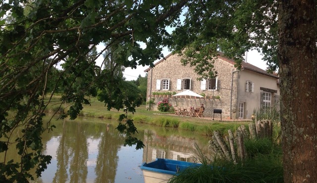 Barn Conversion with pool, lake and pétanque