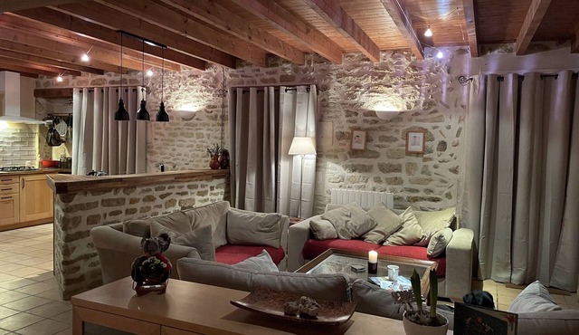 Barn Conversion With Private Heated Pool And South Facing Enclosed Garden