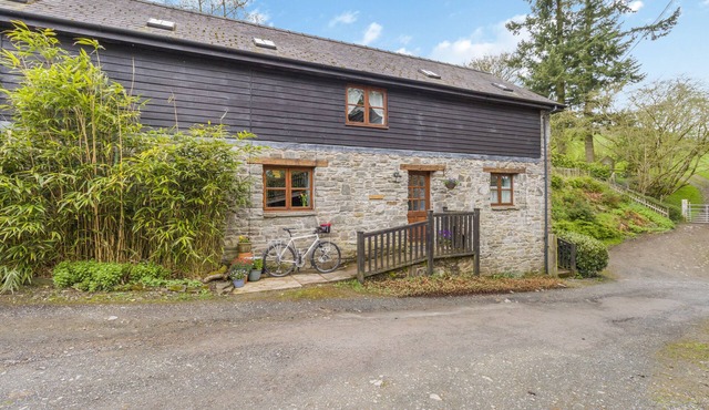 Barn End - Three Bedroom House, Sleeps 5