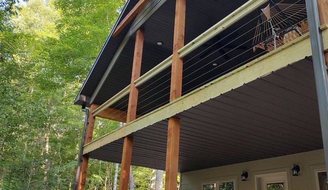 Barn Hollow Hideaway on the Jack's Fork River in Mtn. View, MO