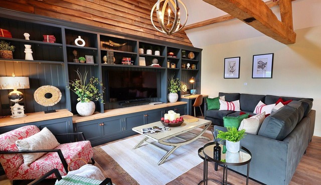 Barn in Cotswolds with Outdoor Kitchen