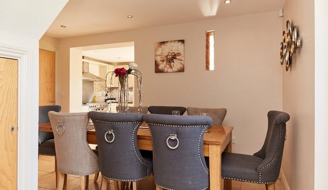 Barn in Derby with Hot Tub & Countryside Views