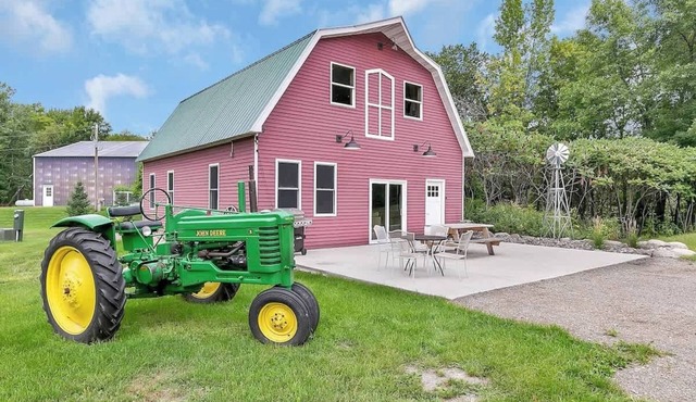 Barn on Lake Mille Lacs – Sauna, Fishing, Hot Tub,Relax
