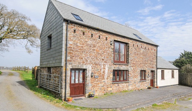 BARN OWL COTTAGE, family friendly, with a garden in Launceston
