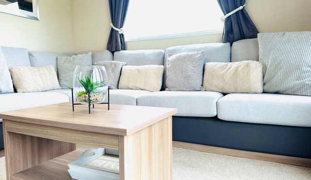 Barn Owl Lodge, Thornwick Bay