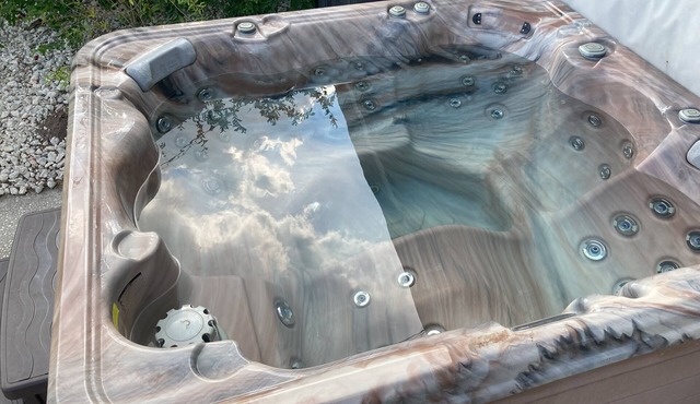 Barn Retreat with Hot Tub Centrally-located yet Secluded