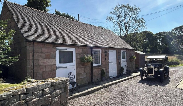 Barn-Sleeps 2-Pets Ok-Parking-Near Alton Towers