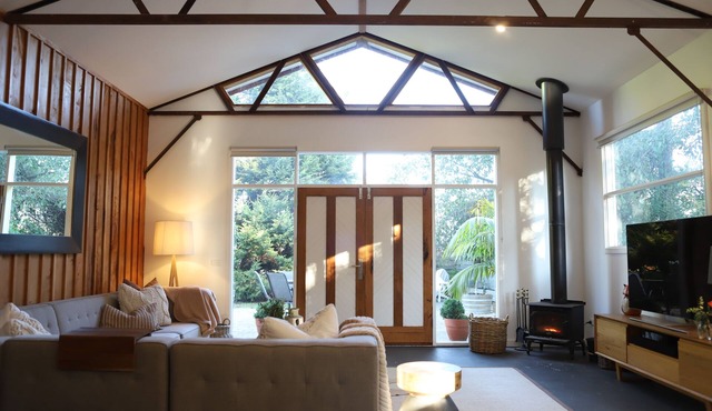 Barn Stay Hideaway "The Barn"