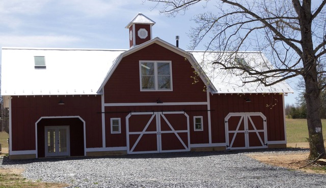 Barn Stay on Working Farm in VA Wine Country, 30 min from UVA