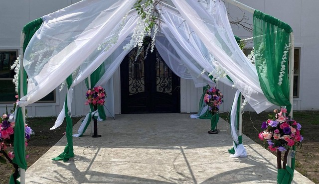 Barn Style Venue for 200 with Lodging for 22 Guests
