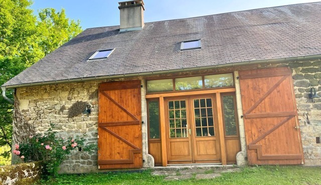 Barn with beautiful spaces in the Plateau de Millevaches Nature Reserve