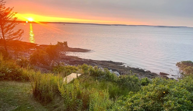 Barnacle - quiet family Maine coast getaway