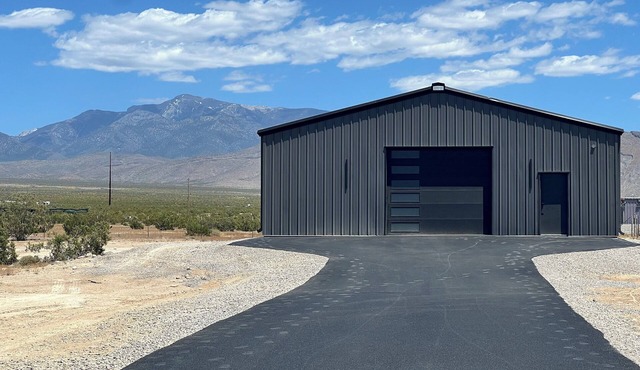 Barndominium Desert Escape - Mountain View, town close, gateway to Death Valley