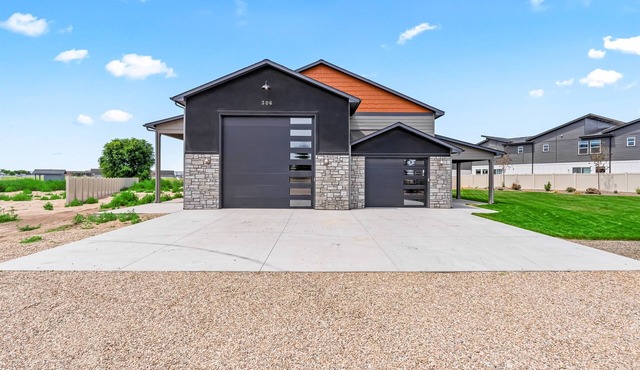 Barndominium Getaway|Family Retreat|Teams|RV Options|Pickleball|Fire Pits